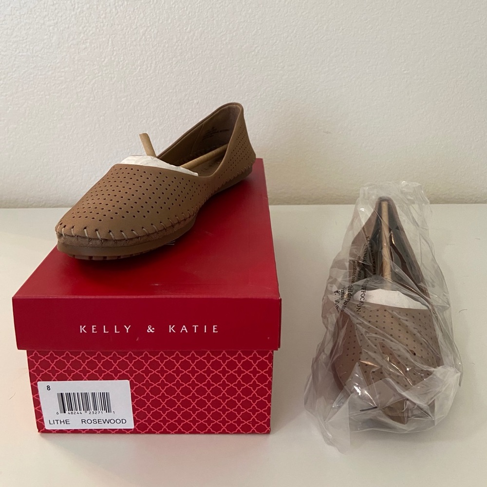 KELLY & KATIE Lithe Flat in Taupe